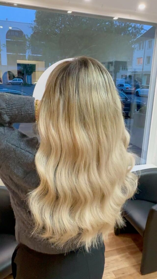 New Extension ✨Bondings @exenhair_koeln #longhair #extensions #blonde #hairtutorial #reels #reelsinstagram #viral