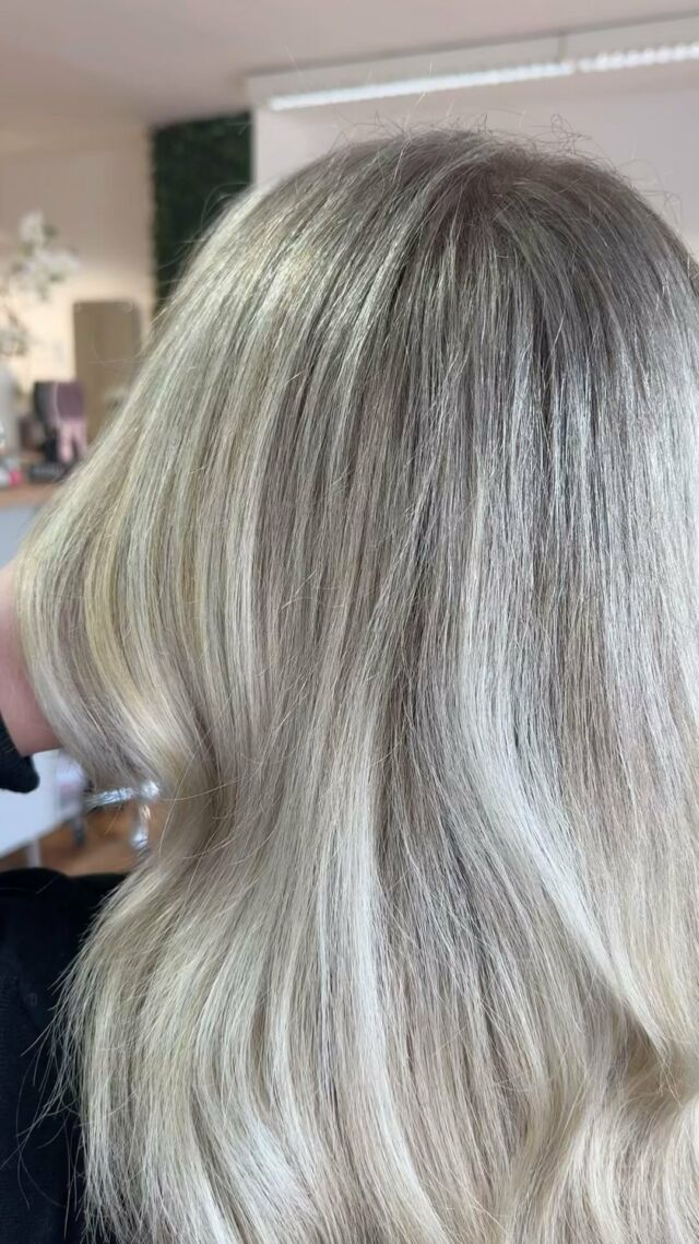 ✨🤍balayage #balayage #blondebalayage #blondehair #blonde #reels #reelsinstagram #longhair #viralvideos #hair #highlights